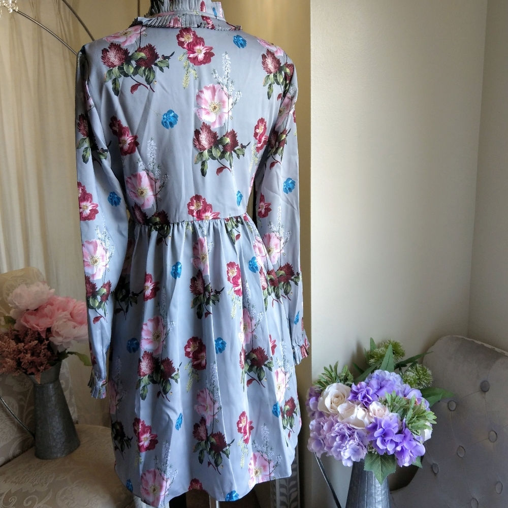 🍒NWT🍒 TED BAKER LIGHT GRAY FLORAL PRINT DRESS - Picture 6 of 10